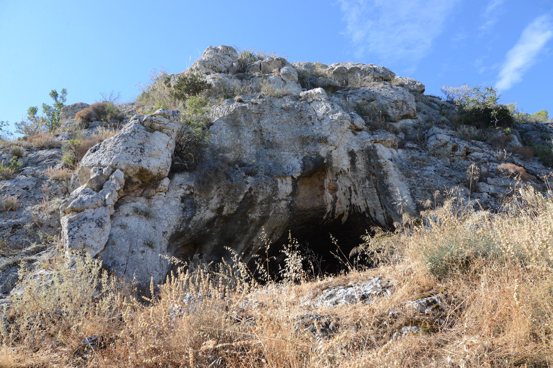 Η είσοδος του Σπηλαίου Πανός στο Δαφνί