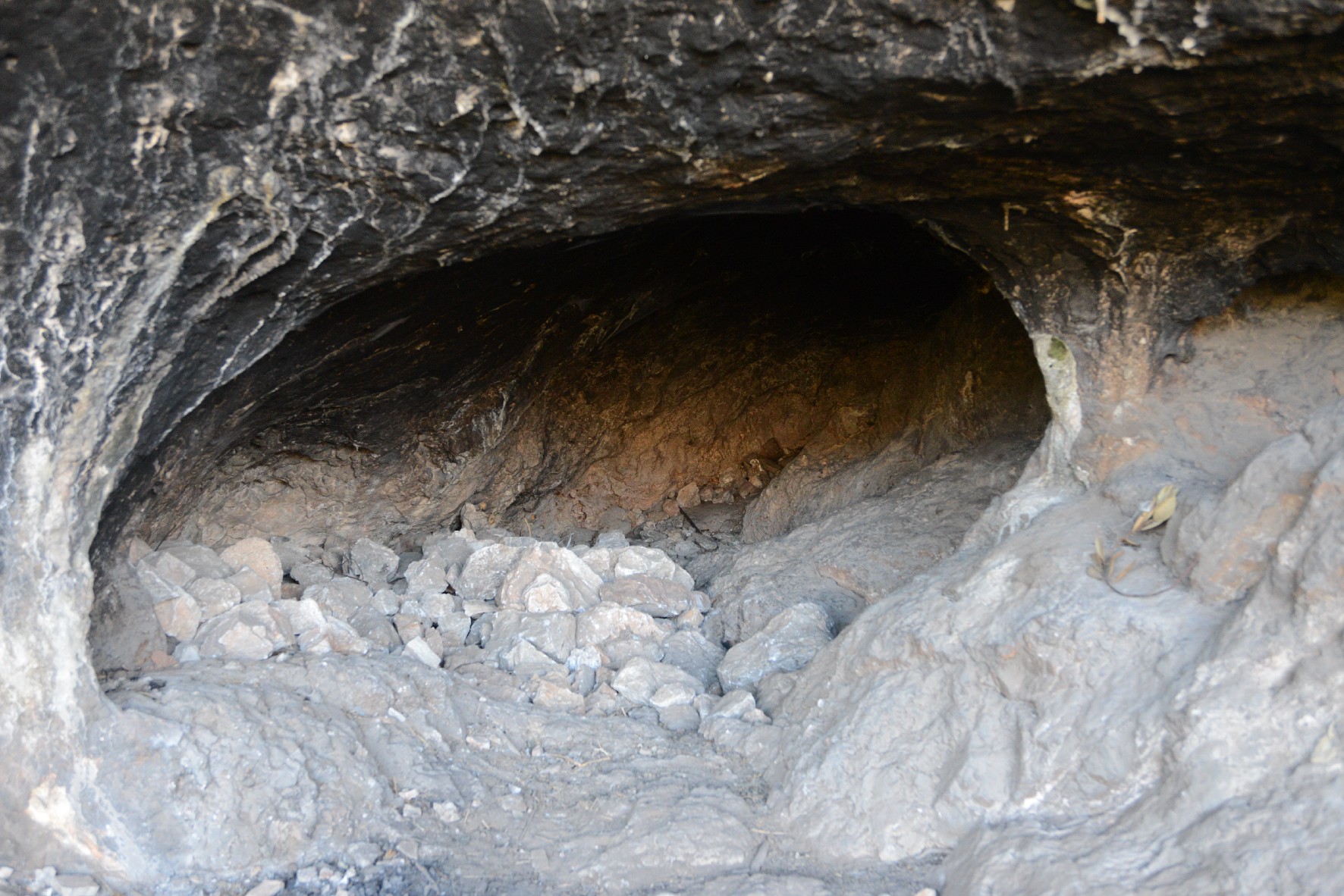 Το εσωτερικό του Σπηλαίου Πανός στο Δαφνί